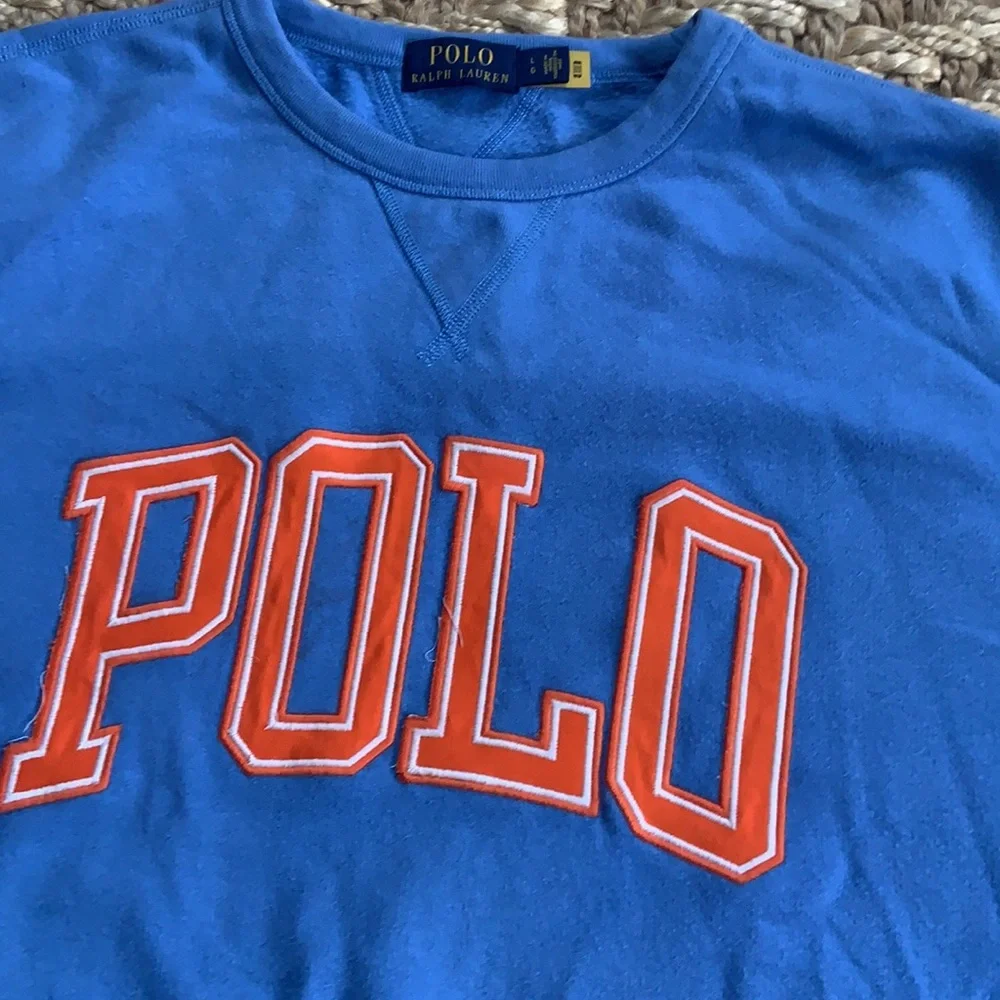 Polo crewneck size L.